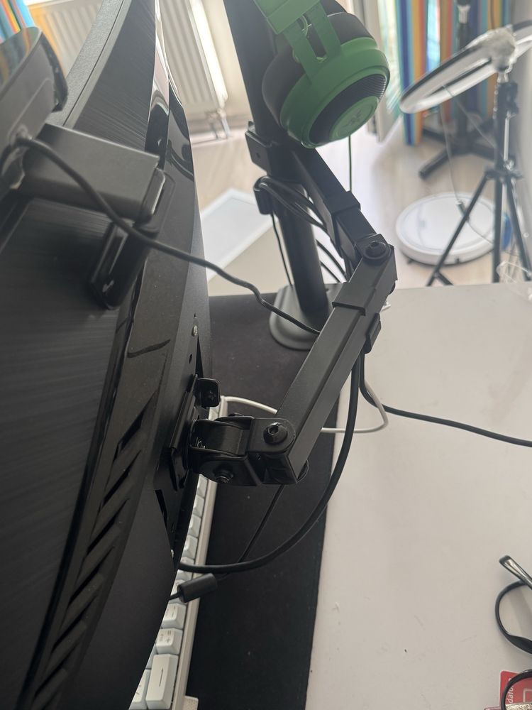 Монітор msi optix g24c6