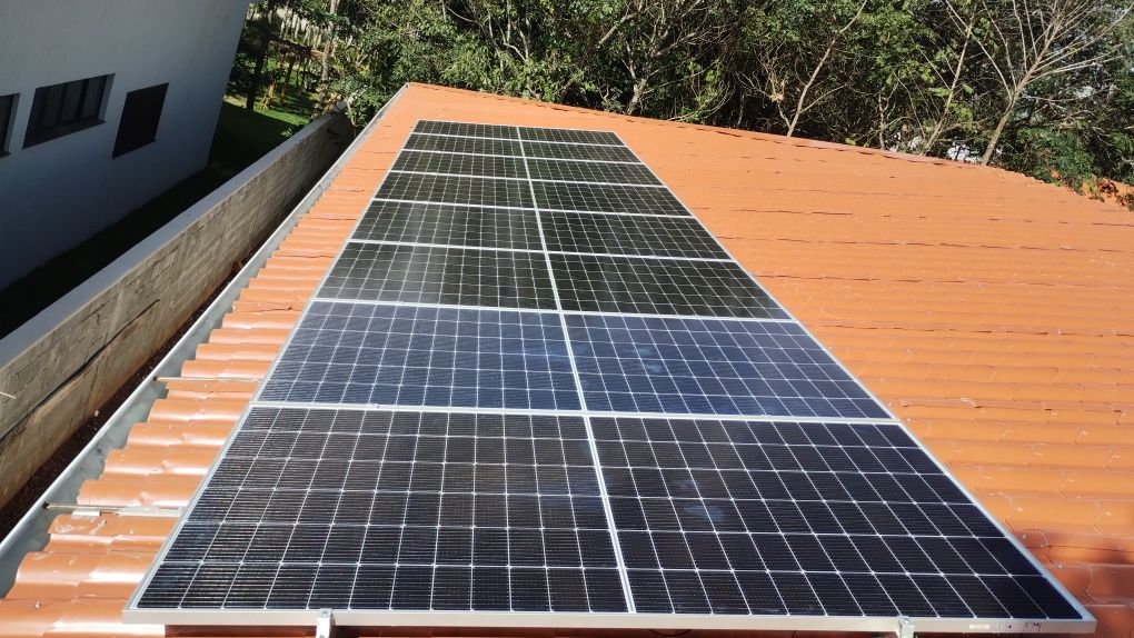 Instalador de painéis solar