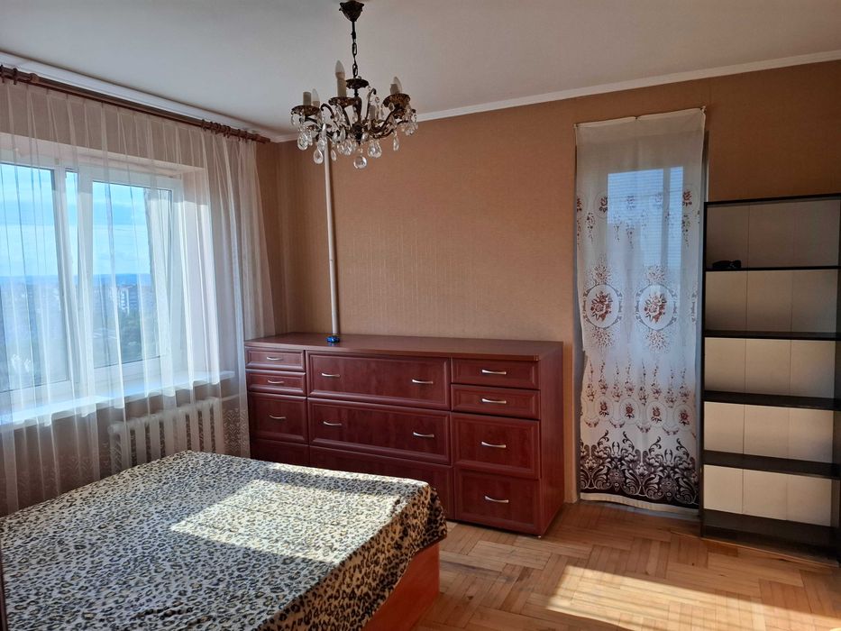 Оренда 3 кім. квартири, вул. Пасічна 104.