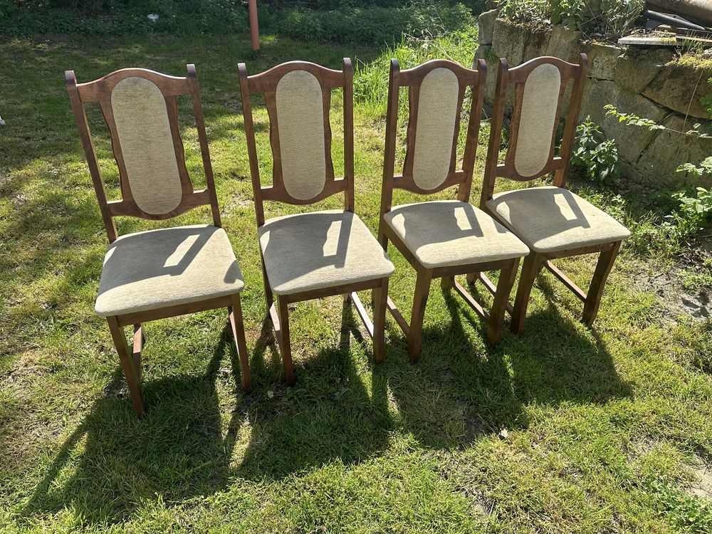 4 szt krzesła drewniane