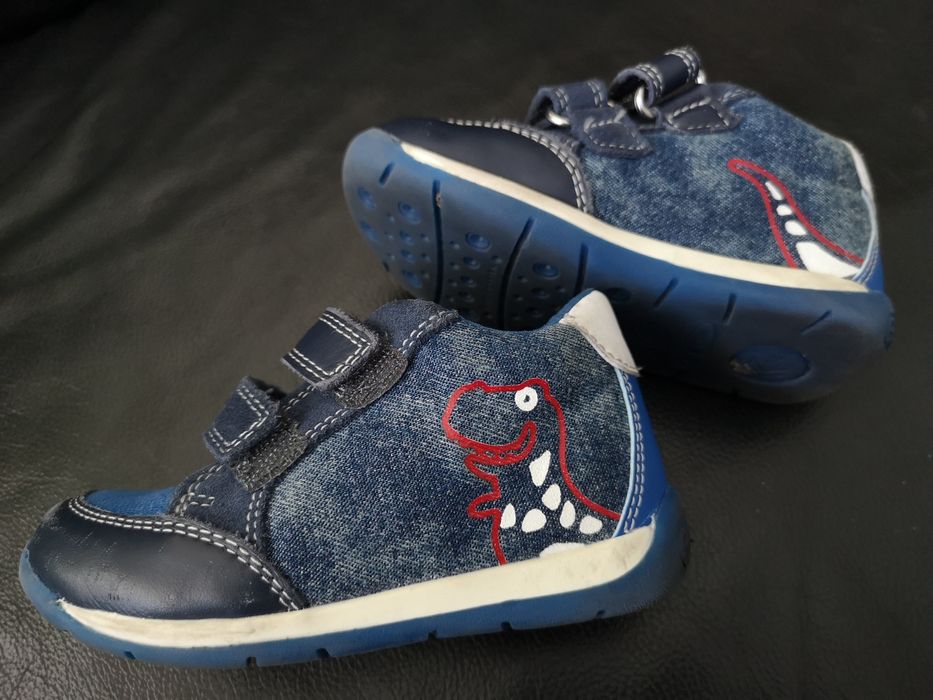 Botinhas em pele e ganga da Geox