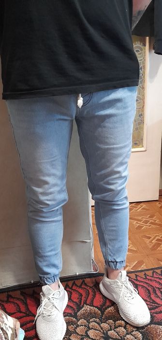 Джинсы джогеры на резинке  на завязках