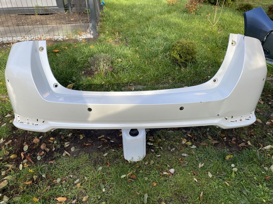 Zderzak tylny Toyota Auris II lift kombi