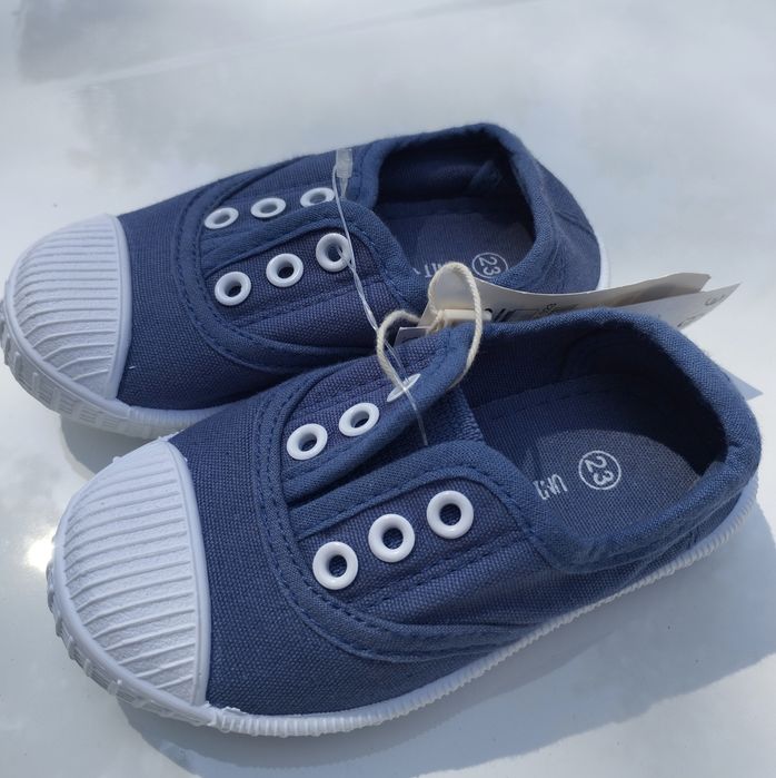 Sapatilhas Azuis Novas da Unit Shoes