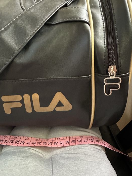 Fila дорожня сумка чорного кольору