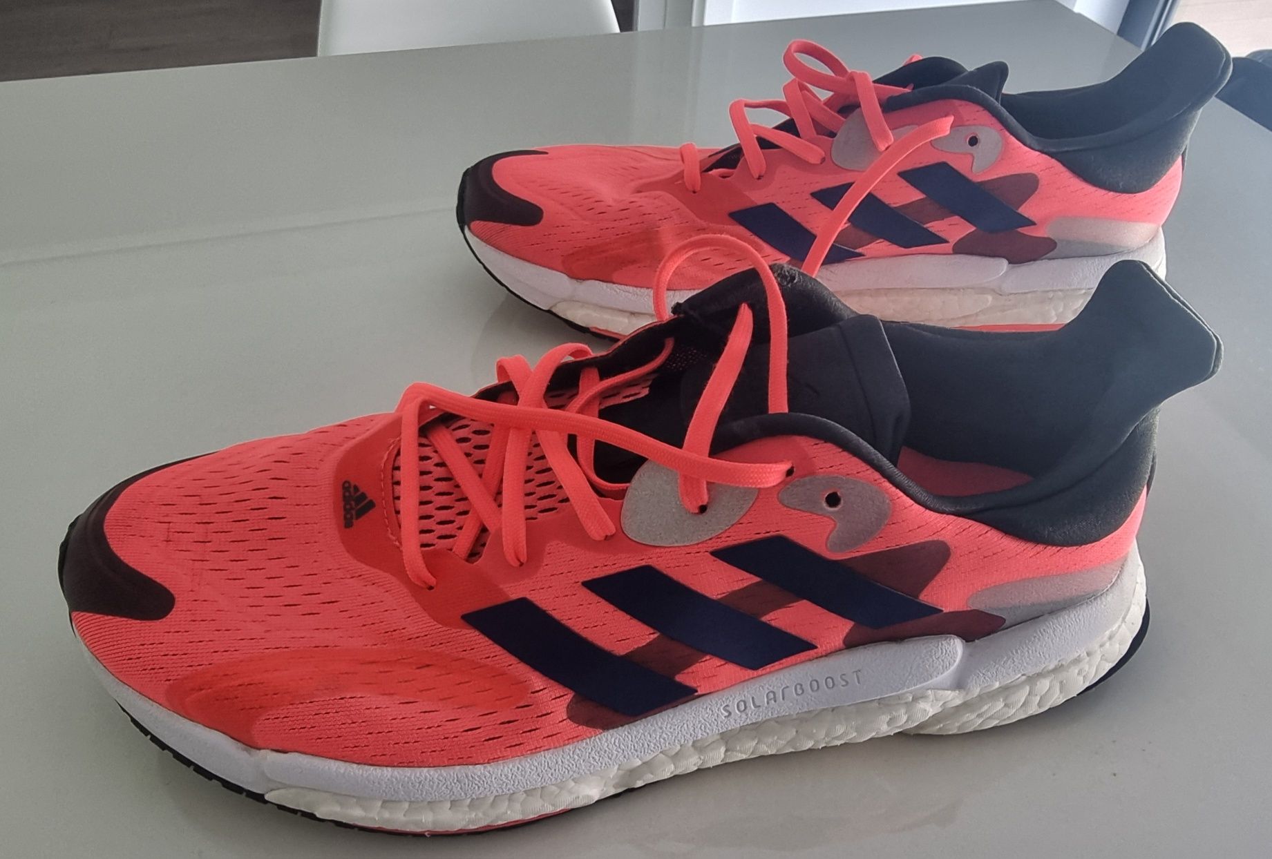 Ténis Adidas SolarBoost