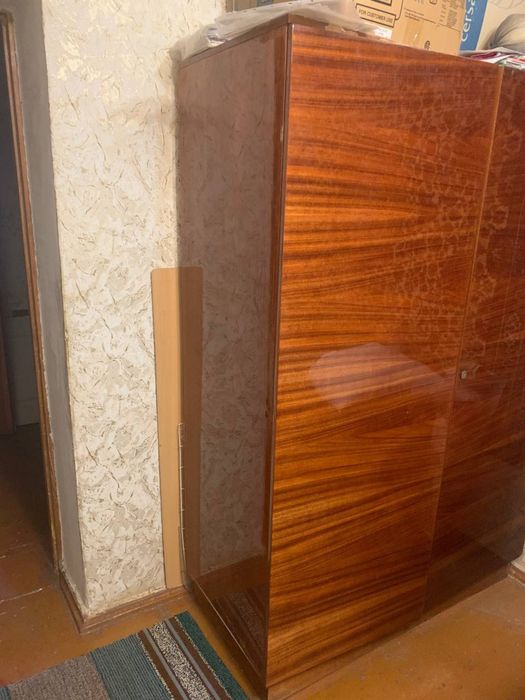 Шафа для верхнього одягу