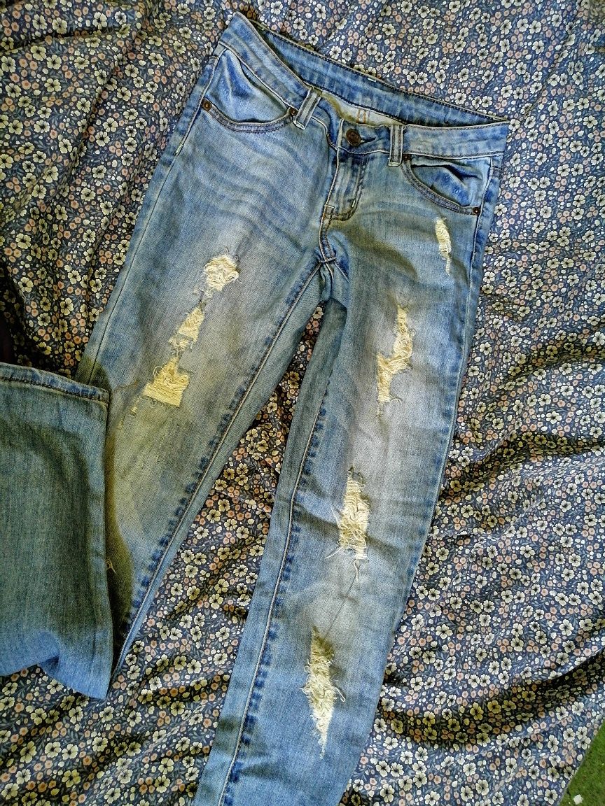 DŻINSY jeans NEW YORKER xs NOWE _Z dziurami podszytymi materiałem
