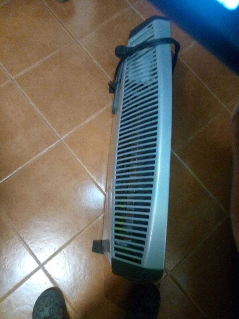 Aquecedor elétrico JATA, ventilado