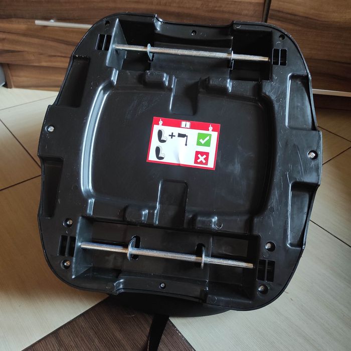 Fotelik samochodowy dla dzieci przedział wiekowy od 0-18 kg