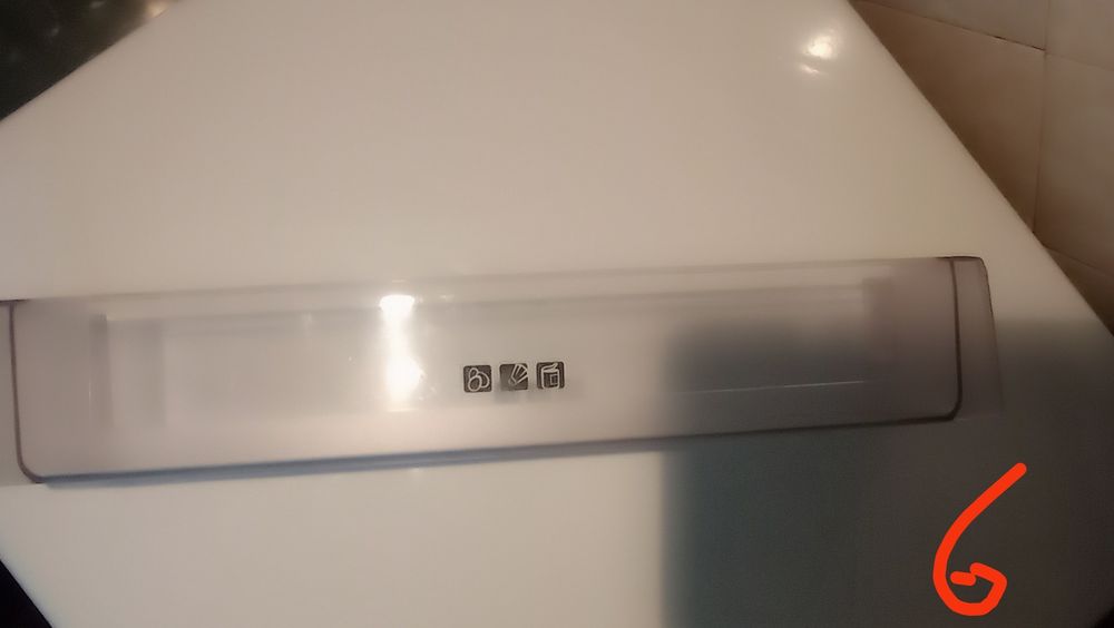 Полки  на холодильник ".SAMSUNG RL 28 DATS.."
