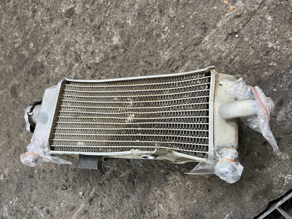 Chłodnica wody prawa z korkiem honda crf 250 / 10-13
