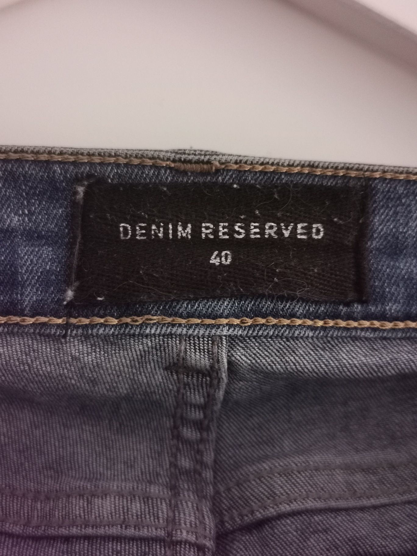 Jeansy 40 reserved