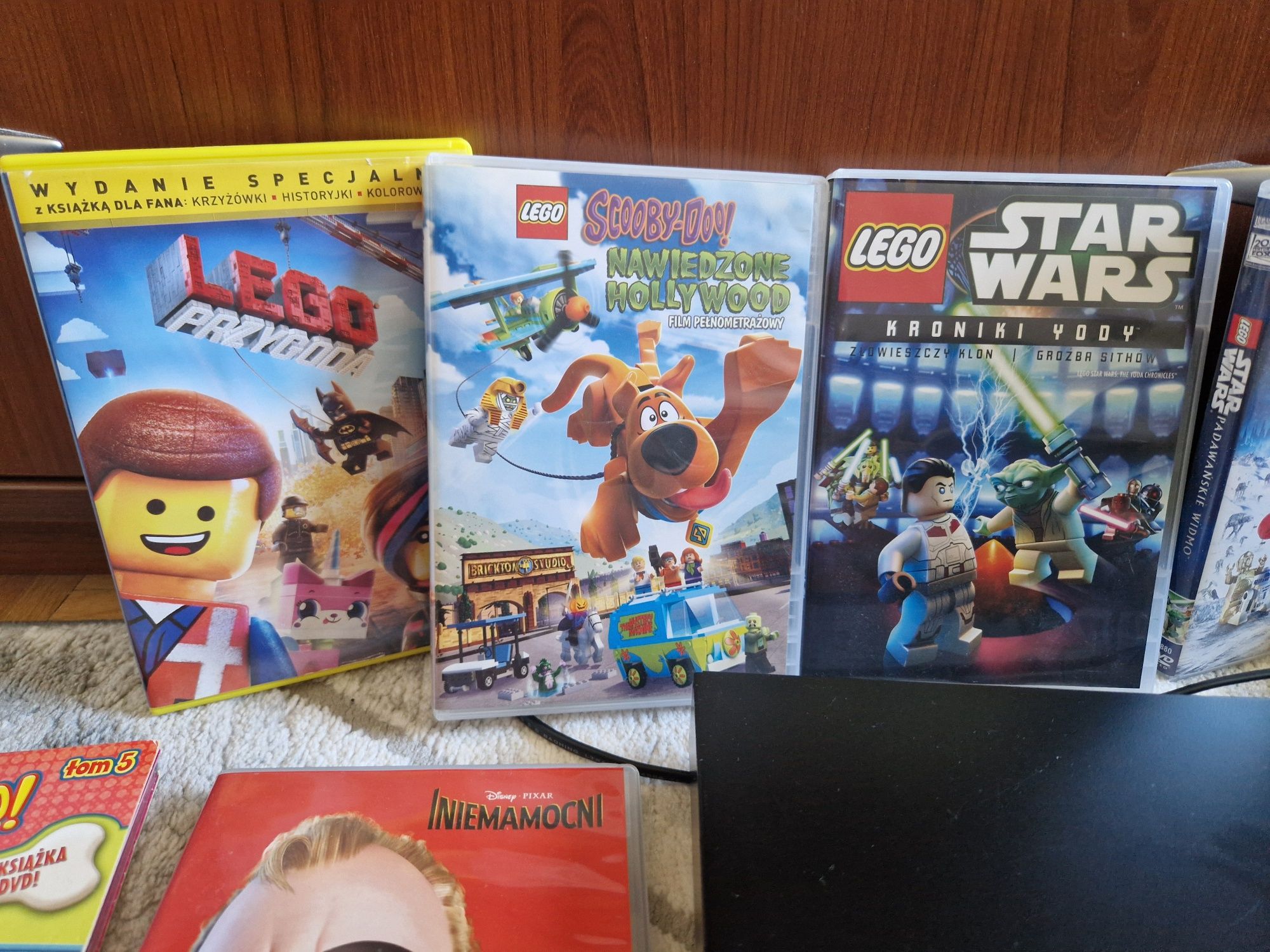 Odtwarzacz filmów DVD + 15 bajek dla dzieci LEGO STAR WARS SCOOBY-DOO