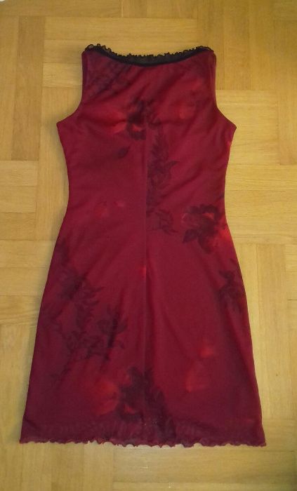 158-164 zwiewna sukienka 34 S na podszewce kwiaty na niską czerwona