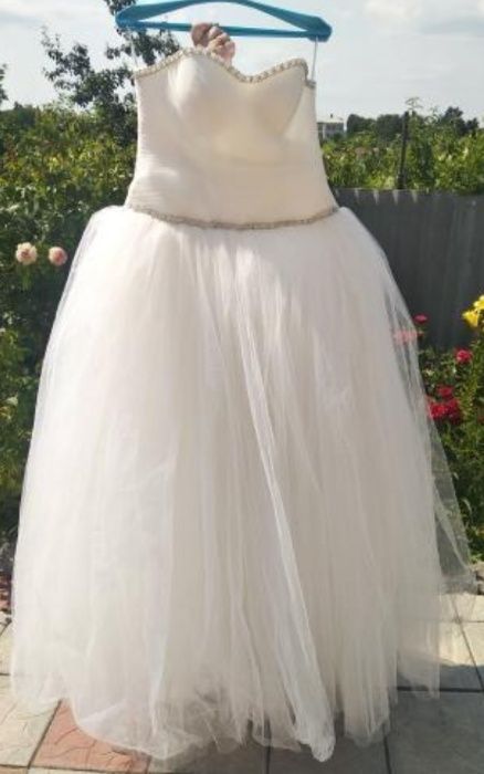 Продам очень красивое свадебное платье р 44-48