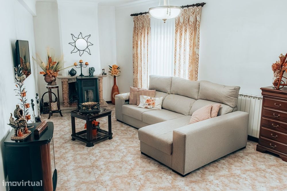 Apartamento T3 Com Terraço - Porto De Mós