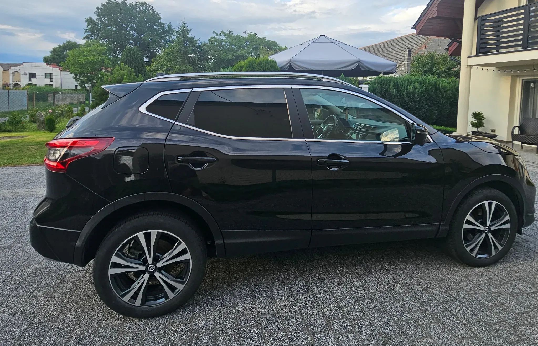 Nissan Qashqai Auto krajowe, pierwszy właściciel, niski przebieg, stan bardzo dobry.