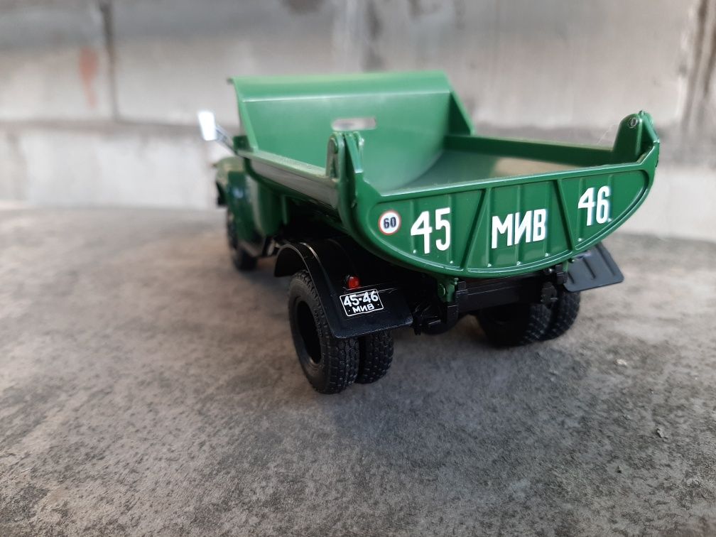 Зил ММЗ 555.Масштаб 1/43.