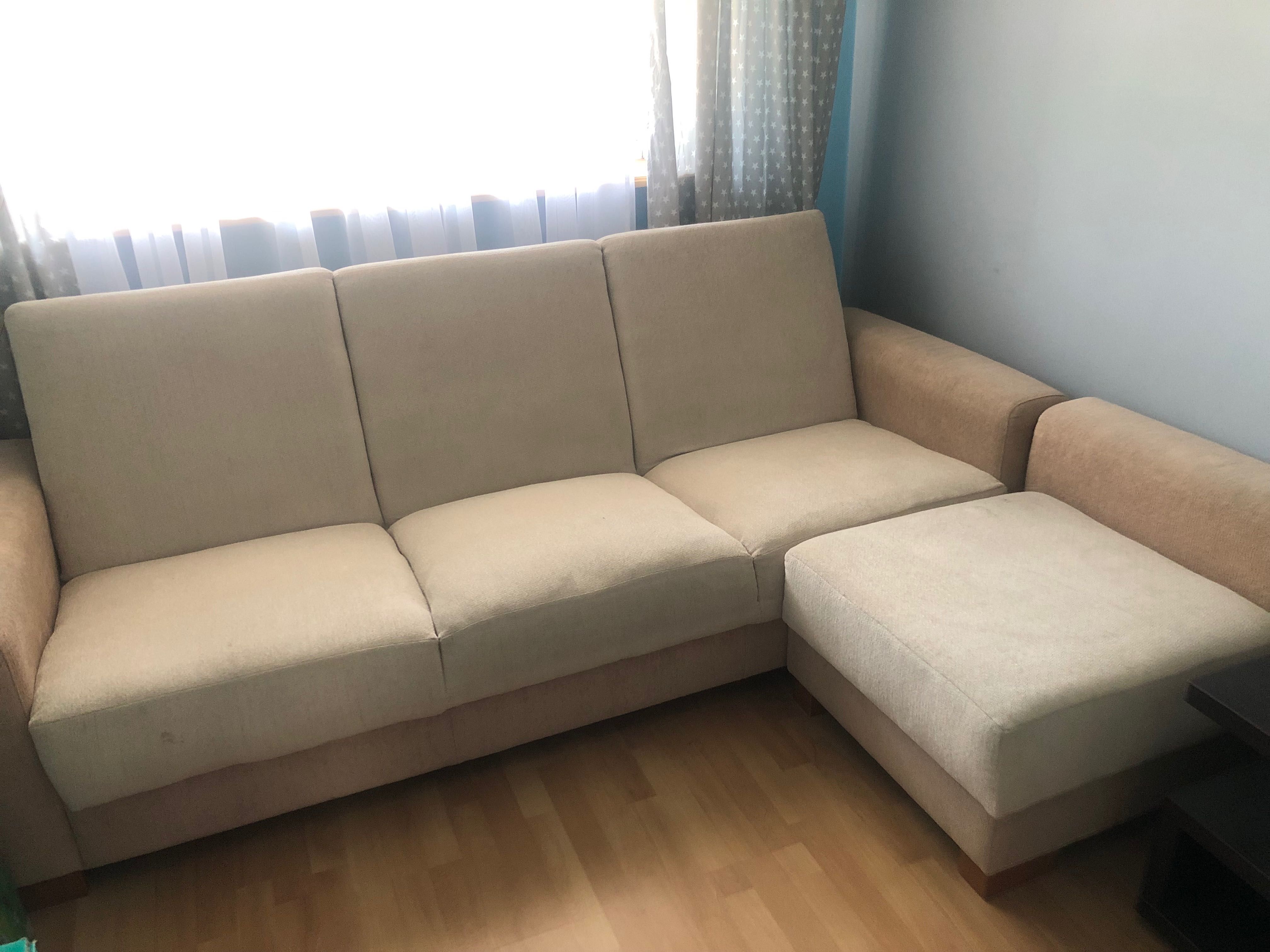 Przepiękna kremowa kanapa z fotelem