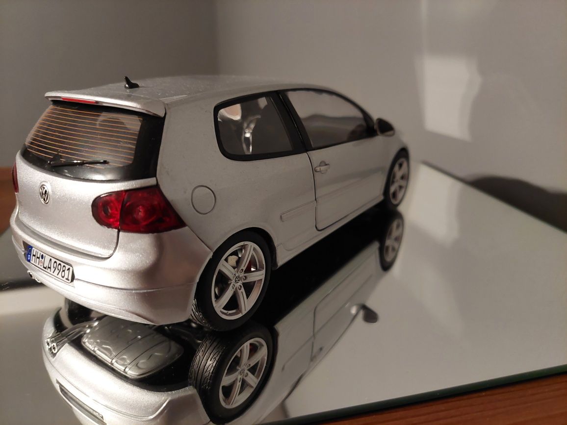 1:18 Vw Volkswagen Golf V mk5 GTI Norev