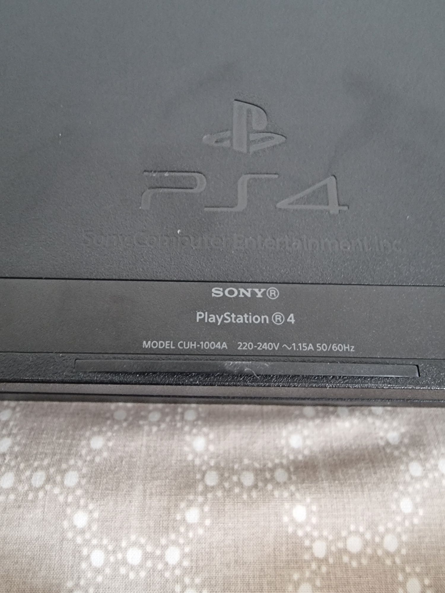 Playstation 4 PS4 zestaw 4 pady i gra