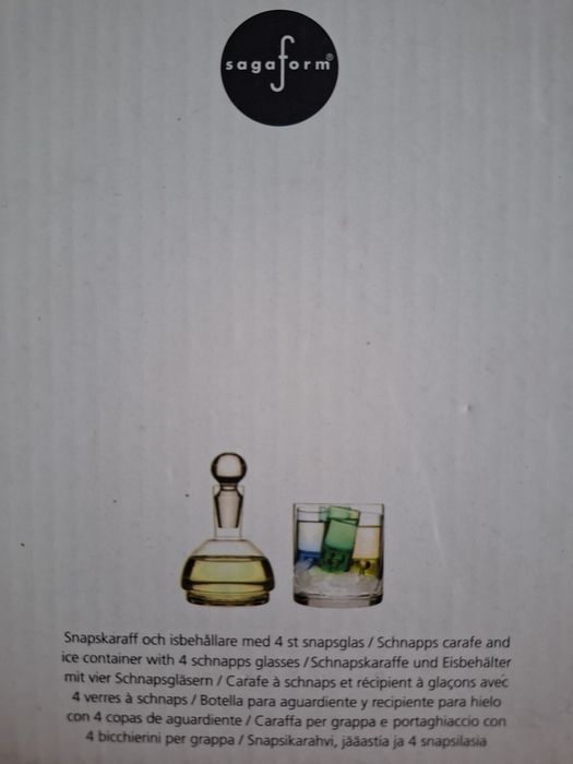 Karafka z pojemnikiem na lód i kolorowymi kieliszkami