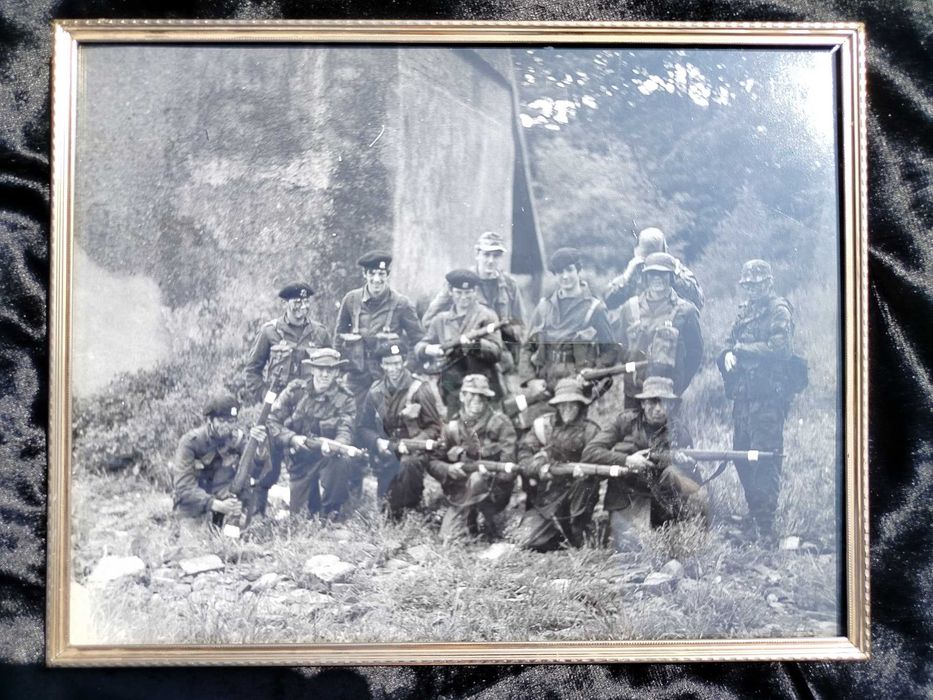 Duże zdjęcie żołnierzy w ramce