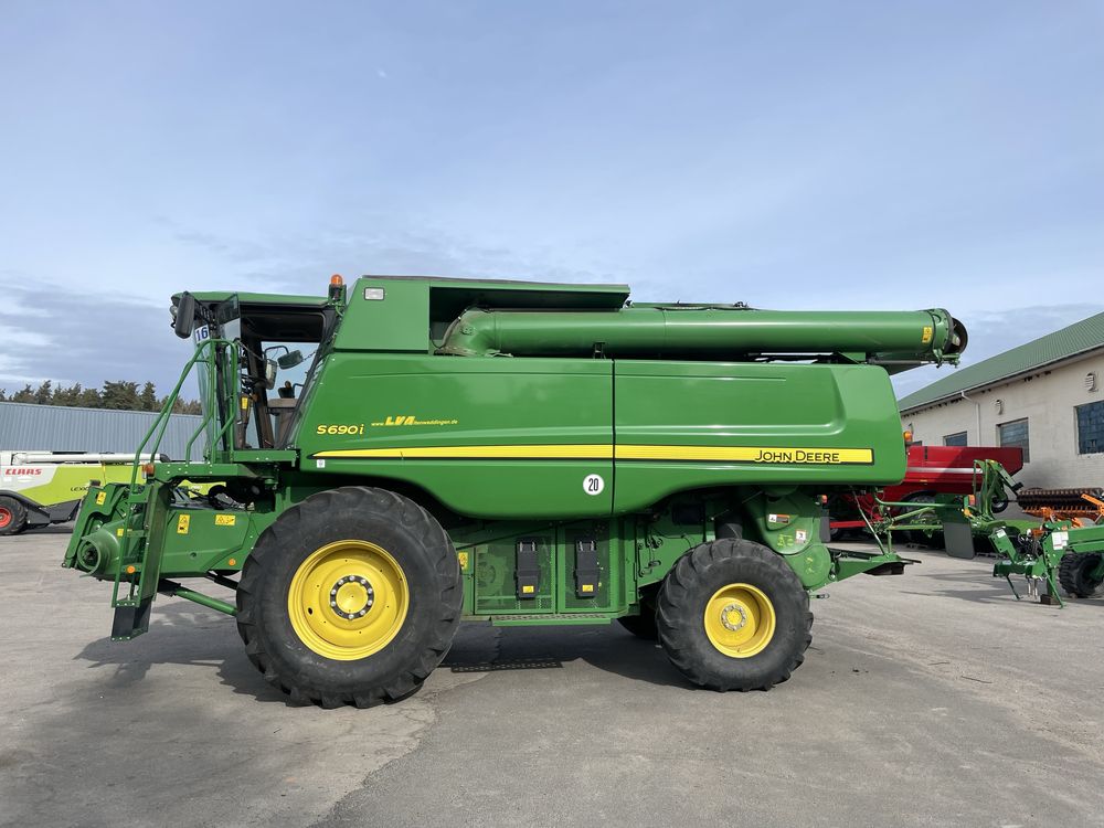 Комбайн John Deere S690i 2011 Продаж