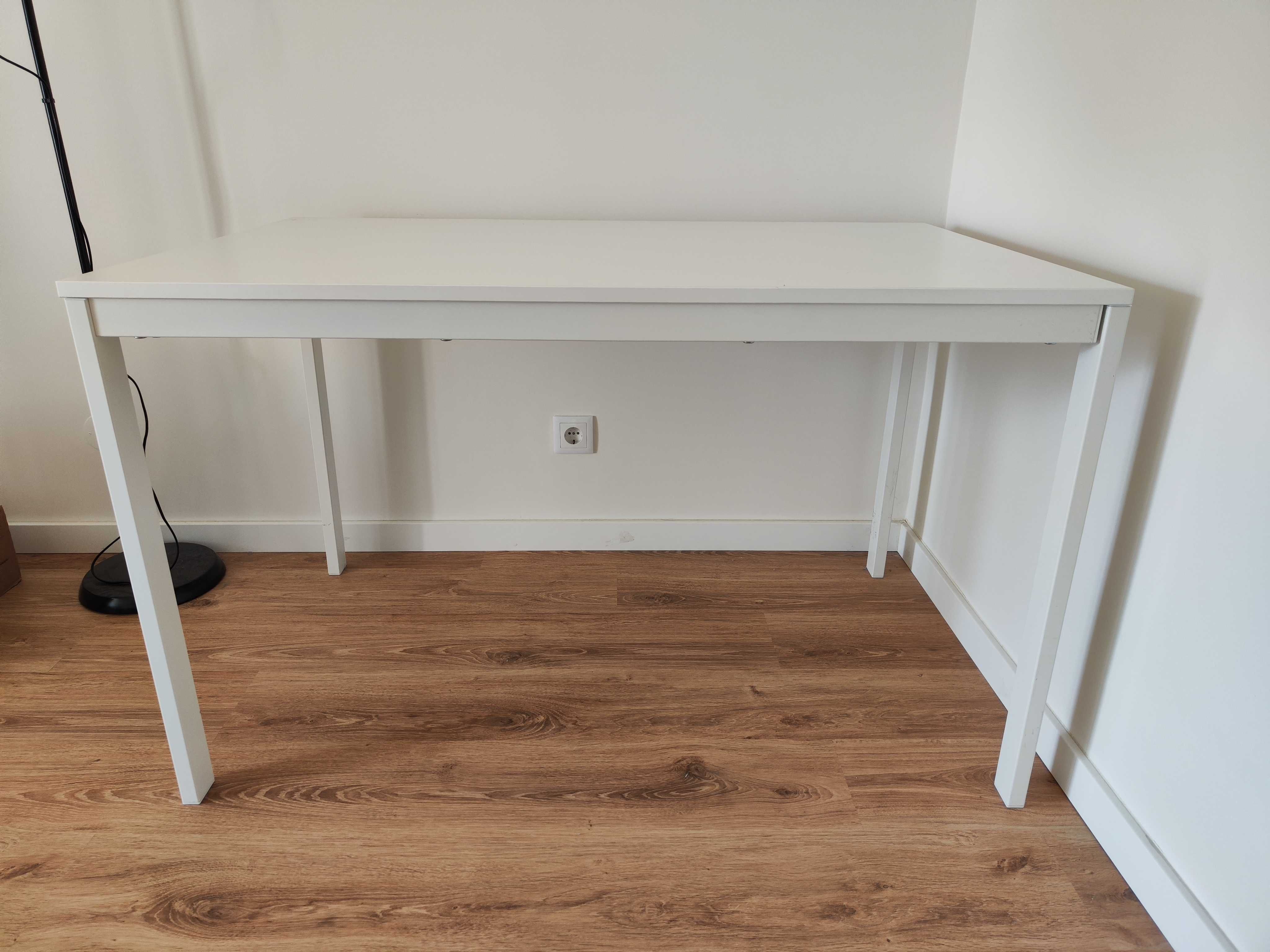 Mesa IKEA branca extensível