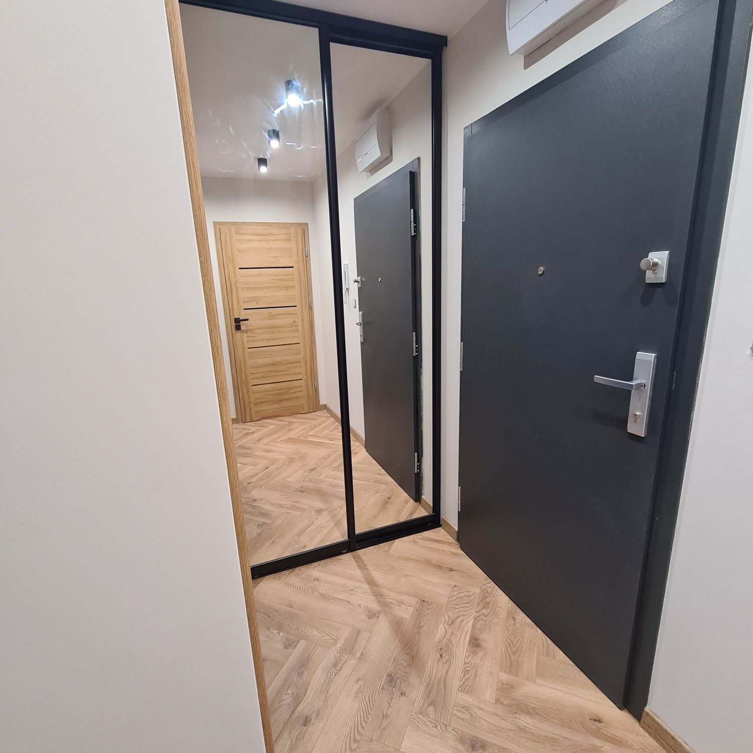 Mieszkanie świeżo wykończone 41.9m2