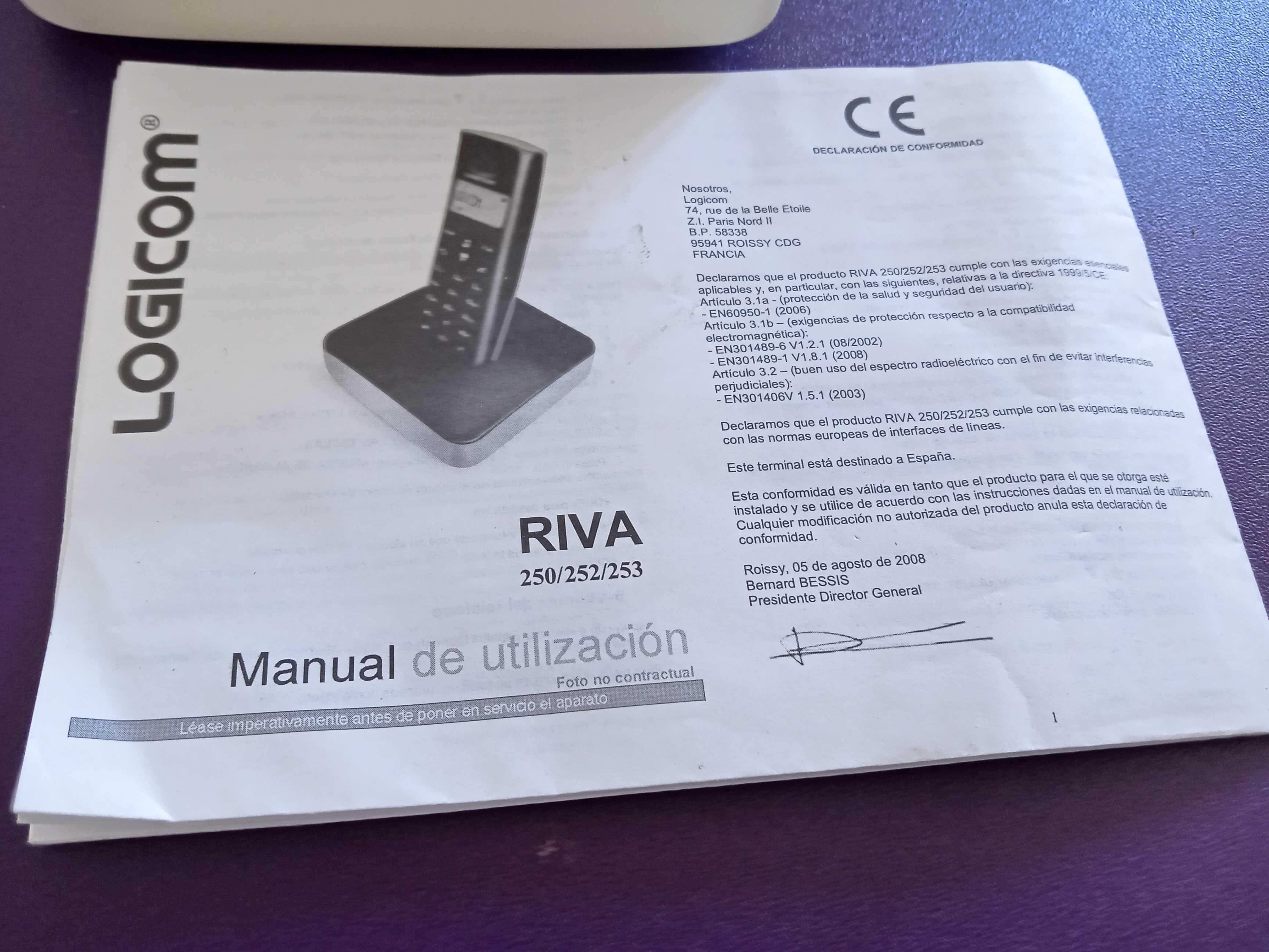 Telefone Logicom Riva 250 de cor verde e branco. A funcionar.