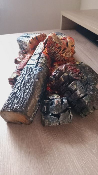 Декоративный камин (имитация дров)