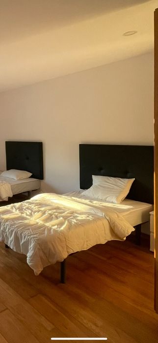 Cama 90x200, Estrado e Cabeceira incluidos