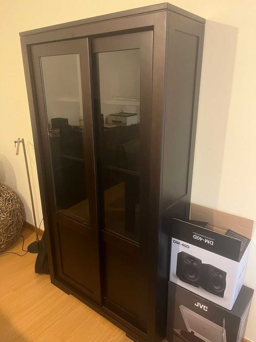 Cristaleira em madeira movel