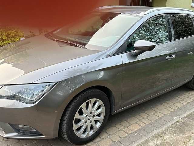 Seat Leon Salon Polska