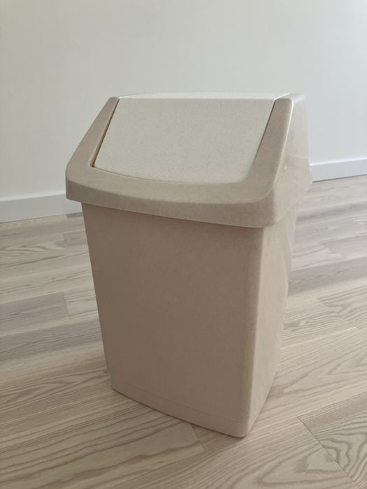Kosz na śmieci beżowy plastik duży