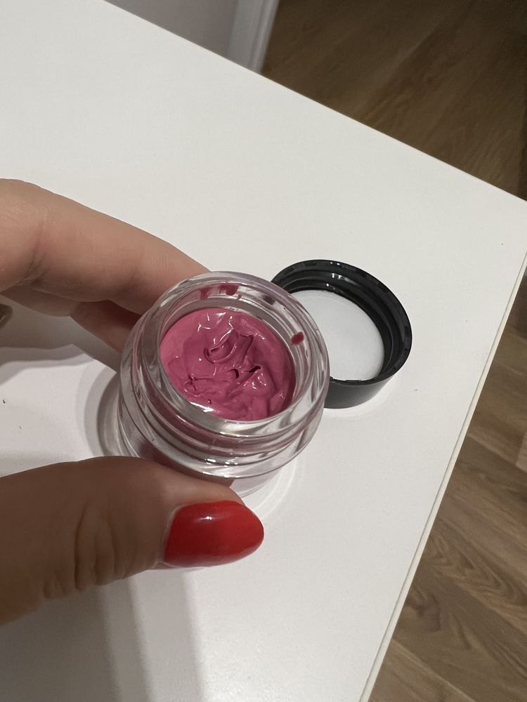 Губная помада inglot