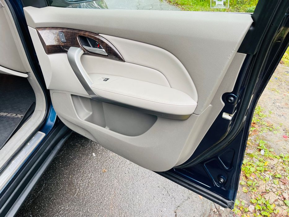 Acura MDX семь мест полная комплектация