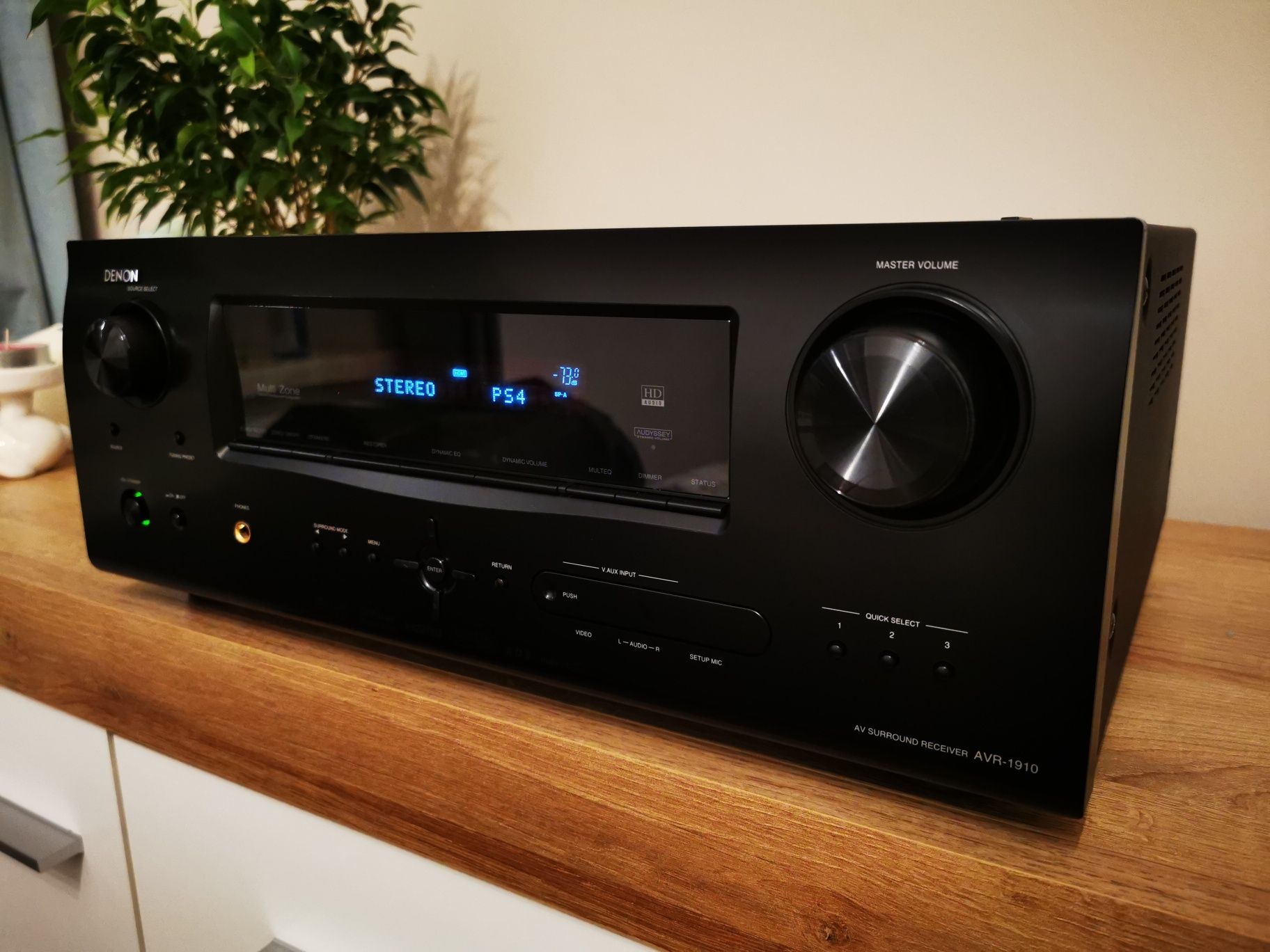 Zadbany Amplituner DENON AVR-1910 7.1 HDMI Dolby TRUE HD