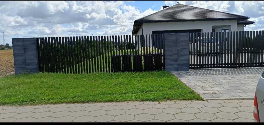Płoty bramy balustrady