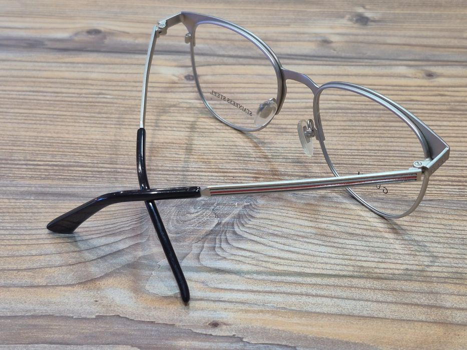 Металеві елегантні оправи для окулярів GG2288 від Gucci!