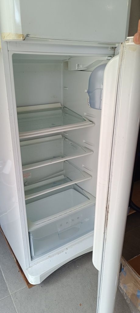 Frigorífico Indesit