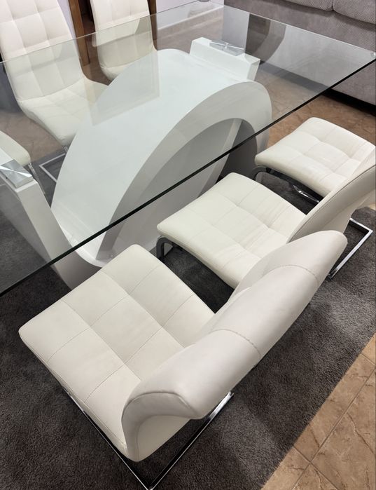 Conjunto Mesa e 6 Cadeiras