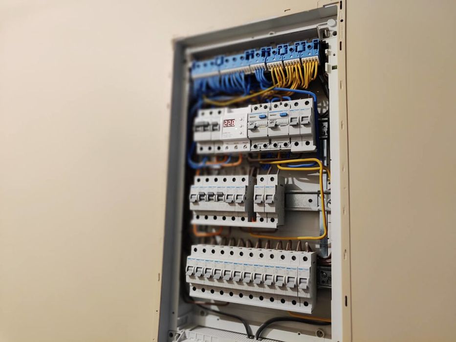 Послуги електрика Електро монтаж