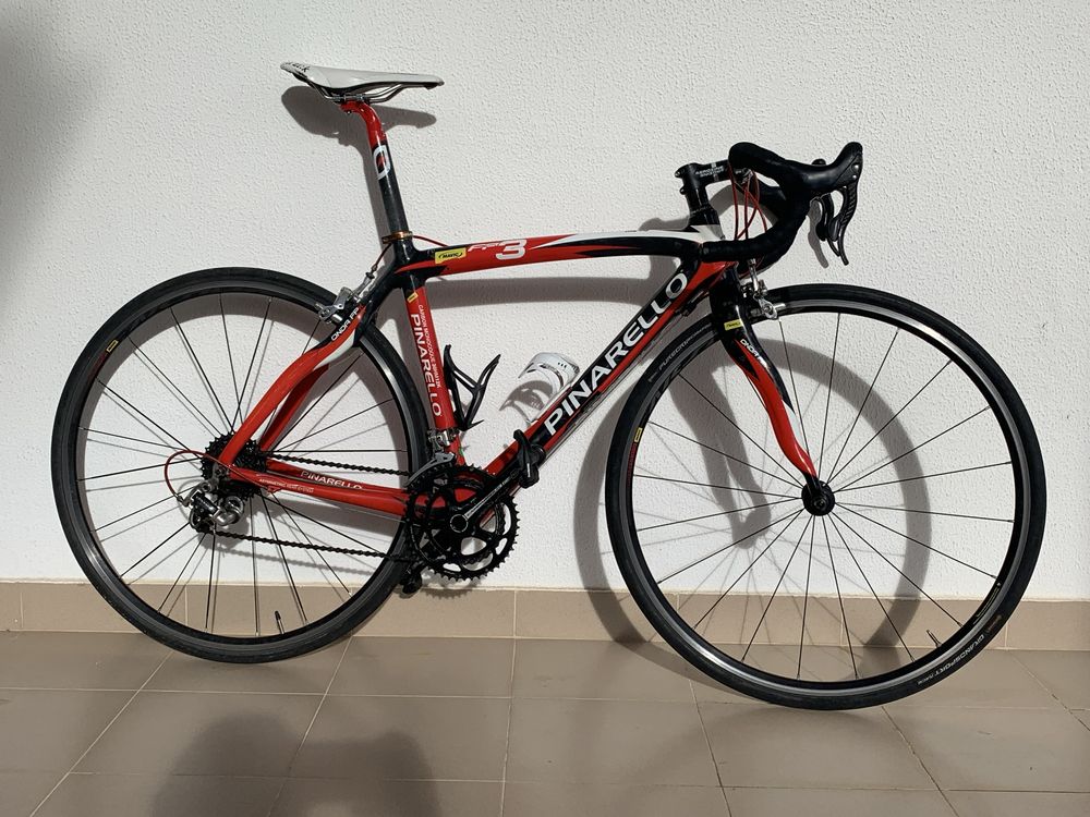 Bicicleta de Estrada Pinarello FP3 em Carbono com Campagnolo Centaur