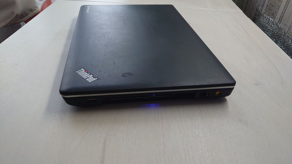 Ігровий ноутбук Lenovo E545