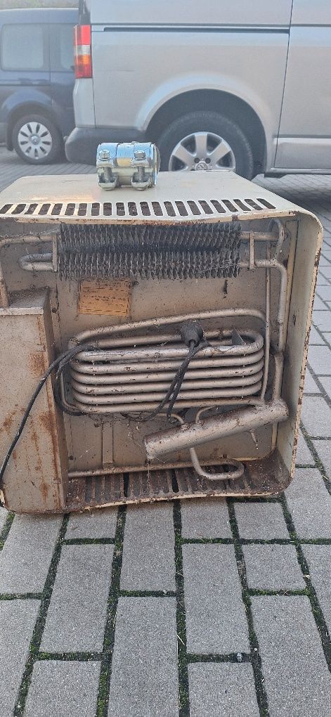Sprzedam lodówkę z czasów PRL