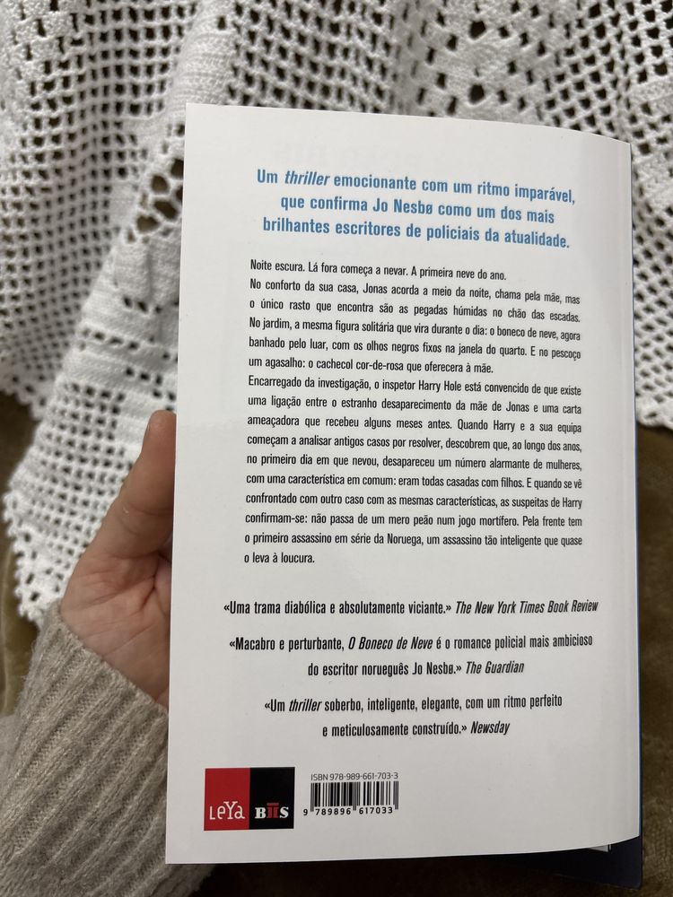 Livro com título O boneco de Neve