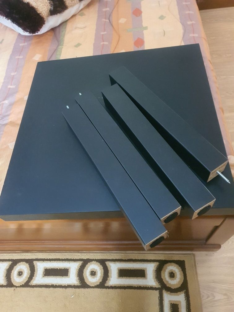 Mesa pequena quadrada